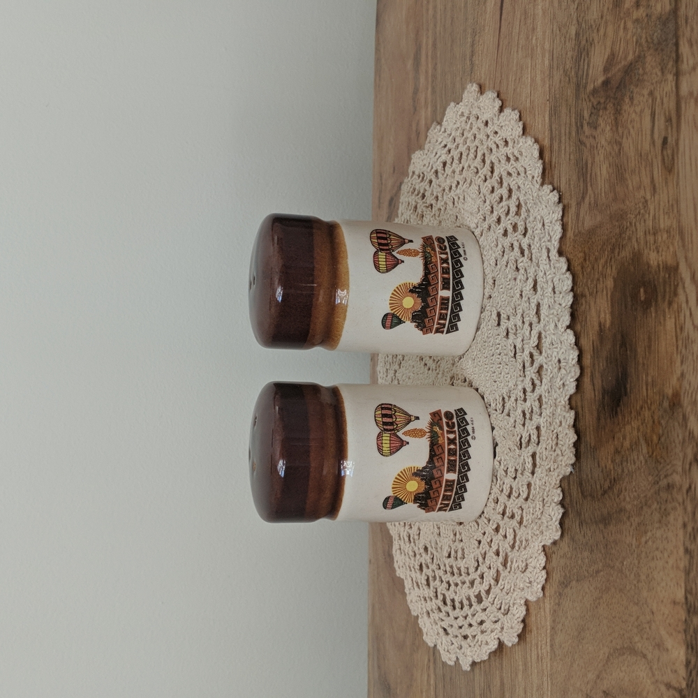 VTG New Mexico Brown & Cream Ceramic Salt & Pepper Shaker Set